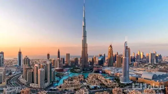 فیلم برخورد دیدنی صاعقه به آسمان خراش برج خلیفه در دبی