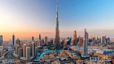 فیلم برخورد دیدنی صاعقه به آسمان خراش برج خلیفه در دبی