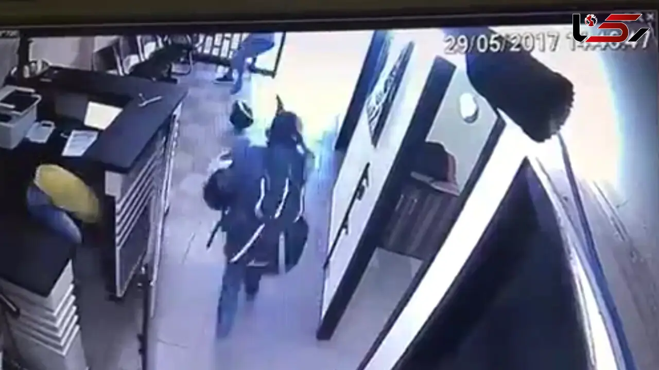 حرکت شجاعانه یک جوان در برابر دزدان + فیلم
