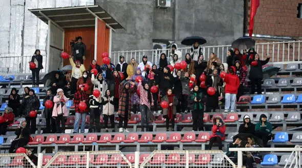 حکم تراکتور نساجی برای بازی مهم هفته های پایانی: فقط بانوان تماشاگر!