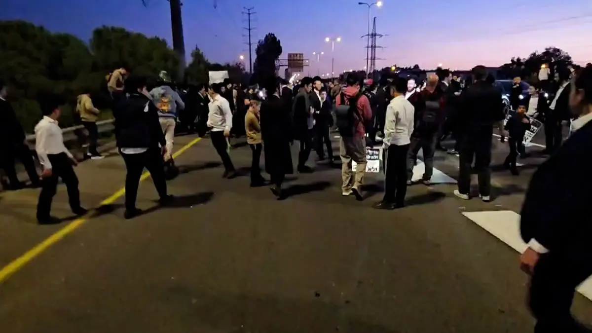 فیلم اعتراض شهرک نشینان صهیونیست به خدمت نظامی