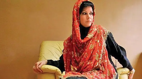 فیلم / فرزانه کابلی رقاصه ایرانی بعد بازگشت از امریکا  : حرکات موزون چیز بدی نیست واقعا /  در ایران سختی‌ها زیاد است، اما فقط در ایران می‌توانم نفس بکشم !