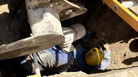 نجات معجزه آسای کارگر 21 ساله از زیر خاک / زنده زنده زیر آوار دفن شده بود