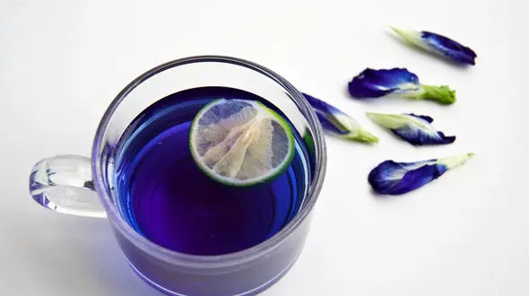 با این دمنوش به جنگ گلو درد بروید