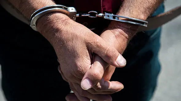 بازداشت پدرخوانده لایوهای کثیف  اینستاگرام در بوشهر/ او بی آبروست!