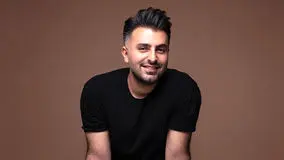 فیلم آواز رقصان علیرضا طلیسچی ! /  وسط کنسرت جیغ تماشاچیا سالن رو ترکوند !