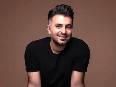 فیلم آواز رقصان علیرضا طلیسچی ! /  وسط کنسرت جیغ تماشاچیا سالن رو ترکوند !