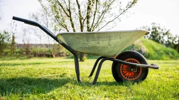 ابتکار یک کارگر ساده / فرغون موتور‌دار شد + فیلم