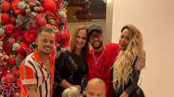 پارتی عجیب نیمار با ۵۰۰ نفر و بدون موبایل!