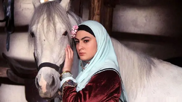  جشن تولد  خصوصی 26 سالگی مریم مومن / آقای سین برایش سنگ تمام گذاشت