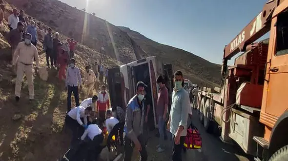 بازداشت راننده اتوبوس حامل خبرنگاران !