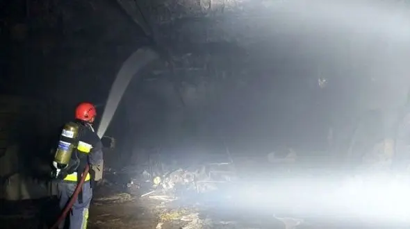 بیش از 2 هزار جفت کفش در کرمانشاه سوخت/ آتش سوزی گسترده اطفا شد