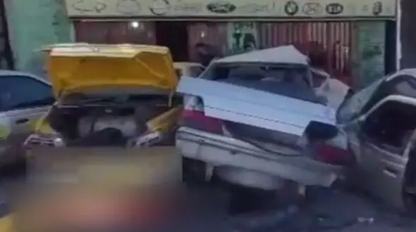 فیلم وحشتناک از پوکیدن پژو 405 در یک قدمی رهگذران !