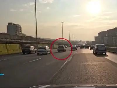 توقیف پراید متخلف با سابقه ۶ ماهه گواهینامه / رانندگی مارپیچ و سرعت غیرمجاز در بزرگراهای تهران