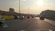 توقیف پراید متخلف با سابقه ۶ ماهه گواهینامه / رانندگی مارپیچ و سرعت غیرمجاز در بزرگراهای تهران