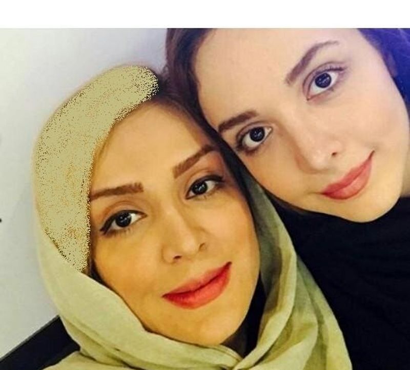 المیرا دهقانی و مادرش