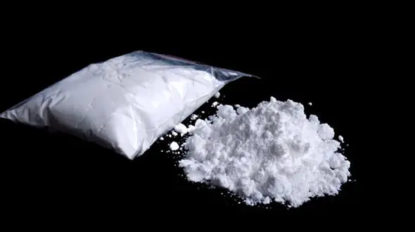 ترفند شیشه در ظرف روغن لو رفت کشف ۱۱ کیلو مواد در گیت فرودگاه