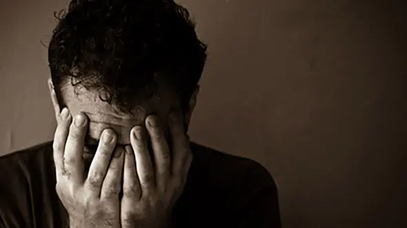 ملاقات مرد خائن با طنازی شیطان خیابانی ! / التماس های مرد مشهدی به همسرش در کلانتری