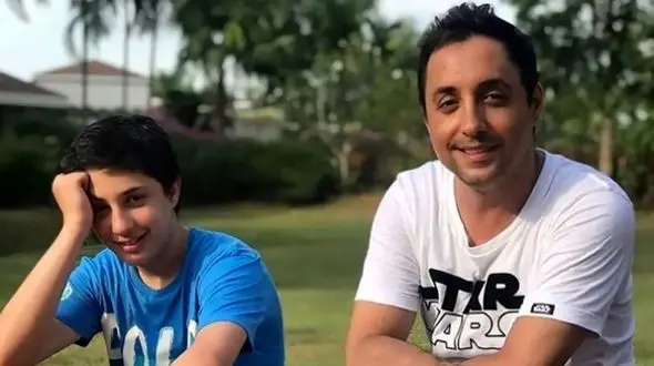 فیلم/ وطن‌دوستی ستودنی عرشیا رستمی؛ امیرحسین رستمی: پسرم می‌توانست کانادا درس بخواند اما...