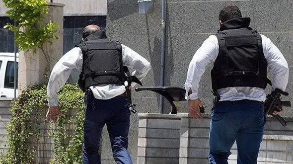 سلاح های جدید ماموران ایران در برابر تروریست ها چه بود؟ سلاح فرمانده ارشد در میدان چه بود ؟ +تصاویر 