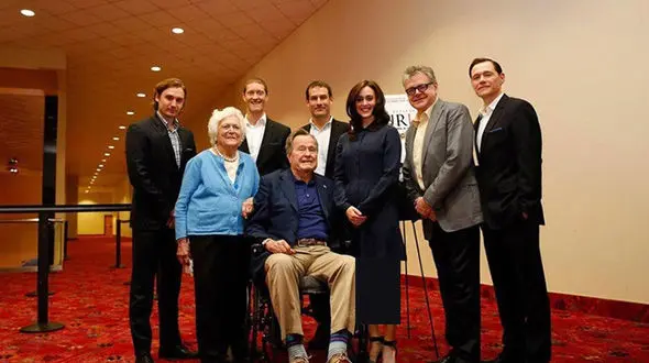 آزار کثیف خانم بازیگر هالیوود توسط رئیس جمهور ویلچرنشین امریکا! + عکس 