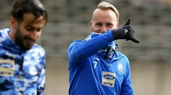 افشاگری‌ بازیکن‌ استقلال‌ از اتفاقات‌ رختکن‌ در بازی‌ السد 