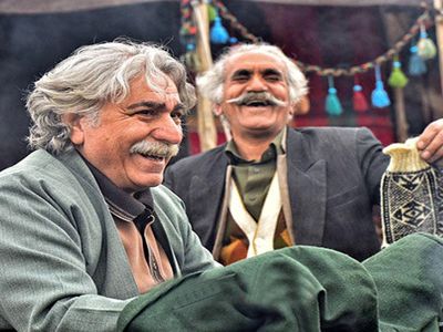 اولین رونمایی از دختر  زیبای  سیروس میمنت، بازیگر نون خ ! / چه دختر جوان و بی آرایشی !