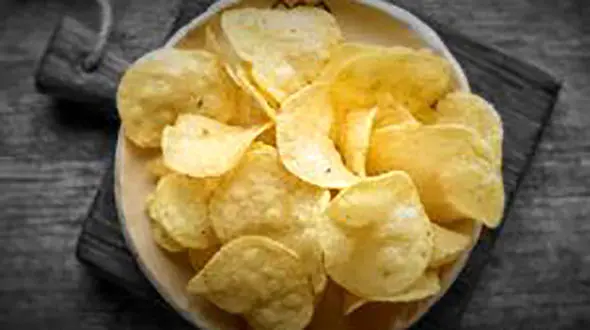 روش های سالم چیپس خوردن 