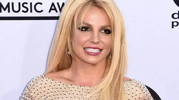 جوانتر بودن مادر شوهر ایرانی بریتنی ! / خواهر شوهر جذاب تر از خانم خواننده سرشناس ! + عکس ها