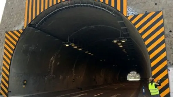 ریزش تونل جاده قزوین باعث مصدوم شدن چند نفر شد