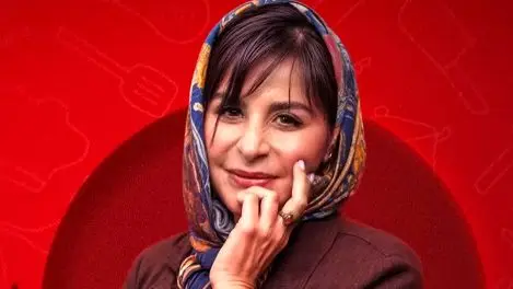 نگاهی به چیدمان منزل مجلل سیما تیرانداز انیس سریال ستایش؛ از لوسترهای چشم‌نواز و مبلمان کلاسیک تا آشپزخانه چوبی و دکوراسیون گرم و صمیمی