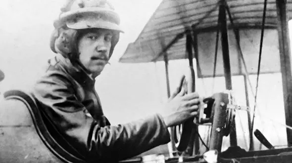 135 سال پیش مخترع هلیکوپتر در چنین روزی به دنیا آمد + عکس