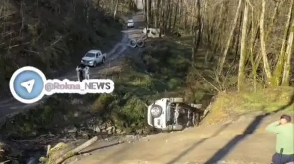 فیلمی عجیب از واژگونی پرادو در جاده فلکده / سرنشینش زنده ماند!