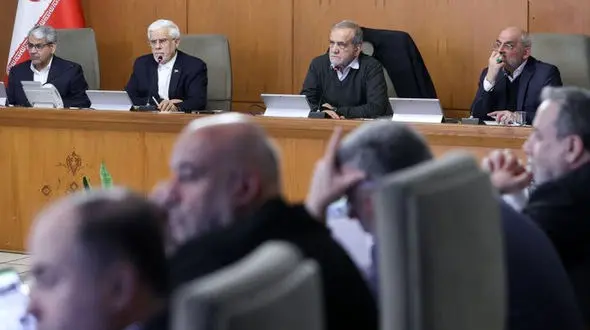 مماشات با دولت بس است / وزرا را استیضاح کنید!