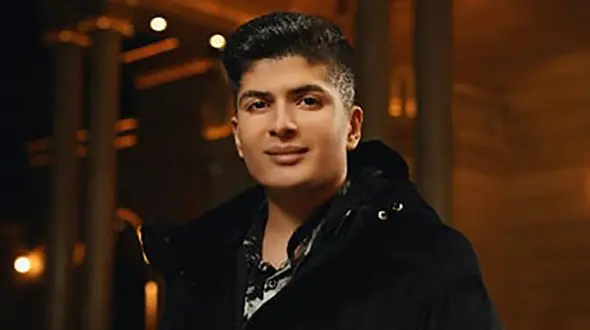 مبین اوجاقلو هنرمند جوان و بااستعداد کشورمان را بیشتر بشناسید