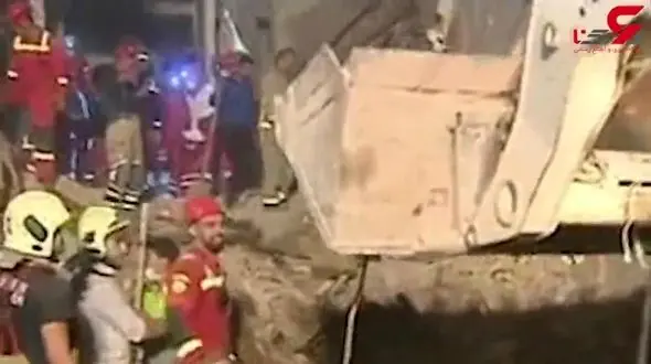 فیلم لحظه وحشتناک زنده به گورشدن 3 مرد در تهران + فیلم