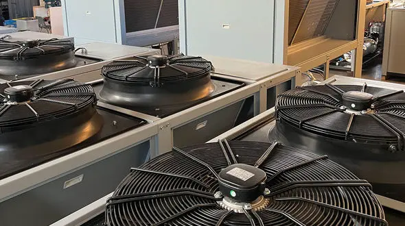 راهنمای انتخاب بهترین چیلر هوا خنک و فن کویل برای سیستم‌های تهویه مطبوع