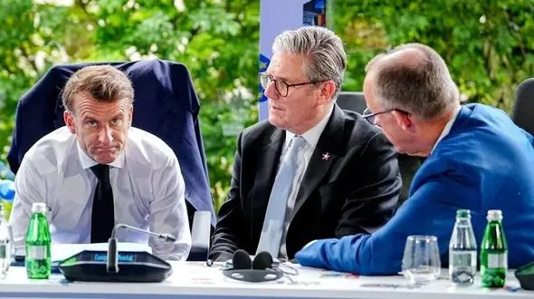 مکانیسم ماشه ساعت ۳ و ۳۰ دقیقه بامداد  امروز رسما آغاز شد/ تروئیکا: مکانیسم ماشه فعال شد