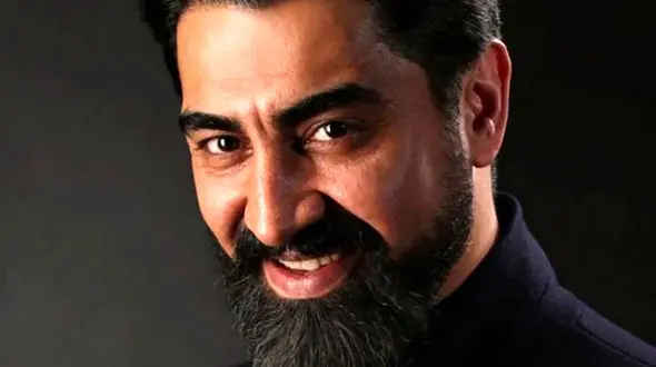 کودکی تلخ علیرضا مردانی دلتان را می لرزاند ! + فیلم شوک آور آقای تقلید صدای ایران !