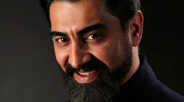 کودکی تلخ علیرضا مردانی دلتان را می لرزاند ! + فیلم شوک آور آقای تقلید صدای ایران !