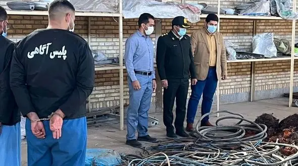 محموله عجیب کامیون‌های حامل ضایعات چه بود؟ / دست سارقان در ایست بازرسی رو شد + عکس 