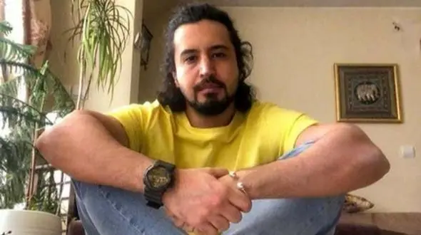 فیلم/مهرداد صدیقیان : مجردم .. دوستام برام غذا می پزن ... 40 میلیون اجاره خونمه 15 تومن مخارج خودم ...