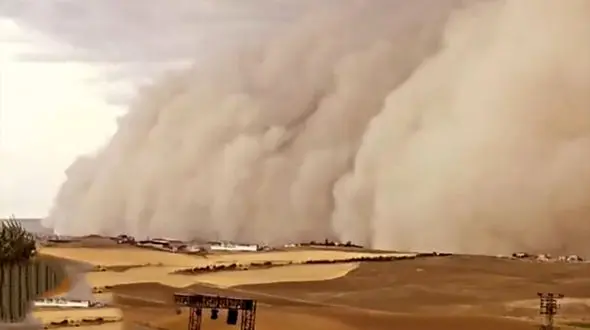 طوفان هولناک شن در ریگان + عکس 