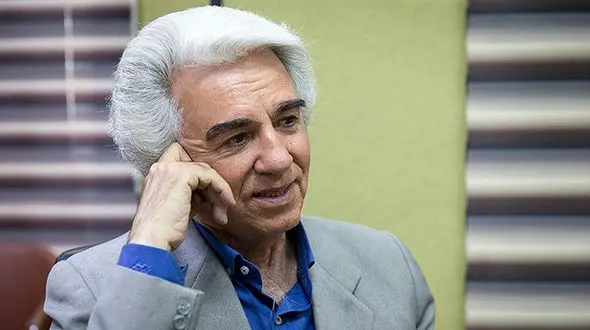 خوانندگی ستاره تلویزیون در رستوران ها!