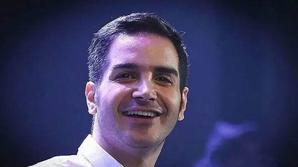 منتشر شد / نماهنگ شاد "بازم بخند" با صدای محسن یگانه + فیلم 
