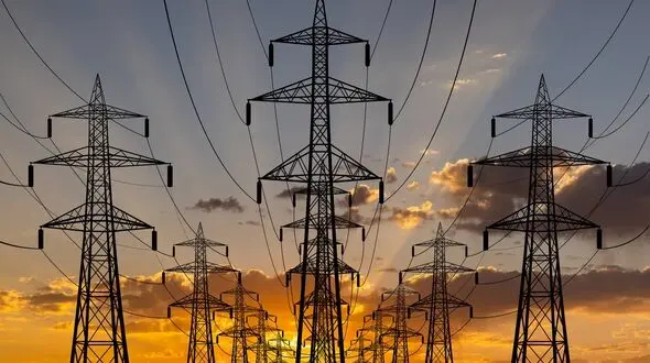 ۲۰ بالگرد در راه ایران؛ آماده‌باش برای بحران‌ها/ زمستان با احتمال محدودیت برق و گاز روبروییم