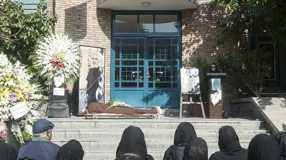 تشییع پیکر رضا یاراحمدی با حضور هنرمندان

