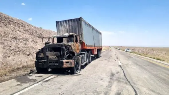 آتش گرفتن یک کامیون در محور انار / علت چه بود؟