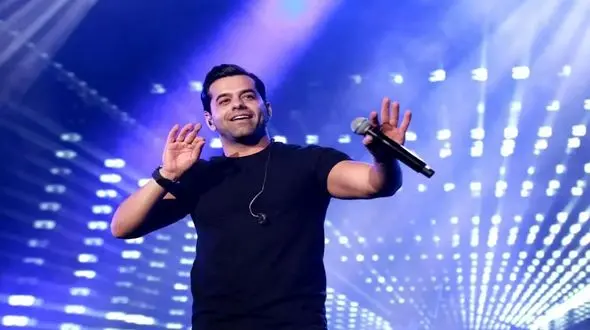 فیلم / رضا بهرام : قبل خوانندگی ذغال فروش بودم /  گفتم یا باید برم بهشت زهرا یا برج میلاد ! تا اینکه ...