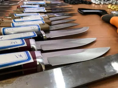 کشف کارگاه تولید سلاح سرد با 511 قبضه قمه و چاقو در شهرستان قدس